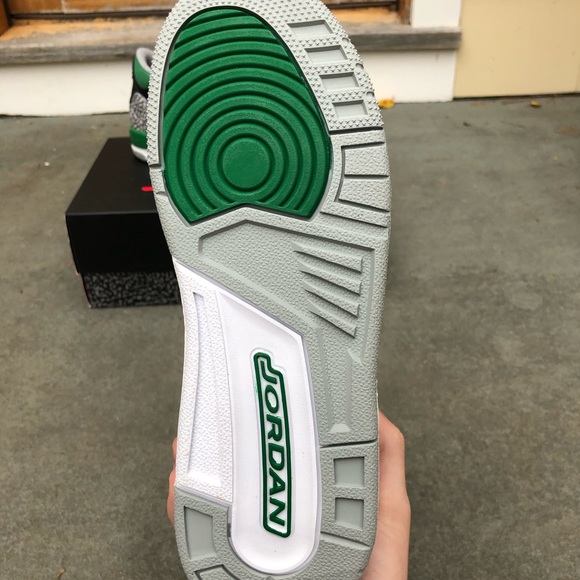 Jordan 3 Pine Green Dead-Stock GS - Picture 2 of 10
